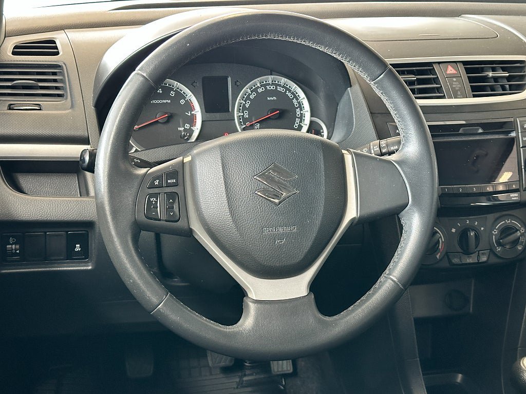 Vehicle Image 8