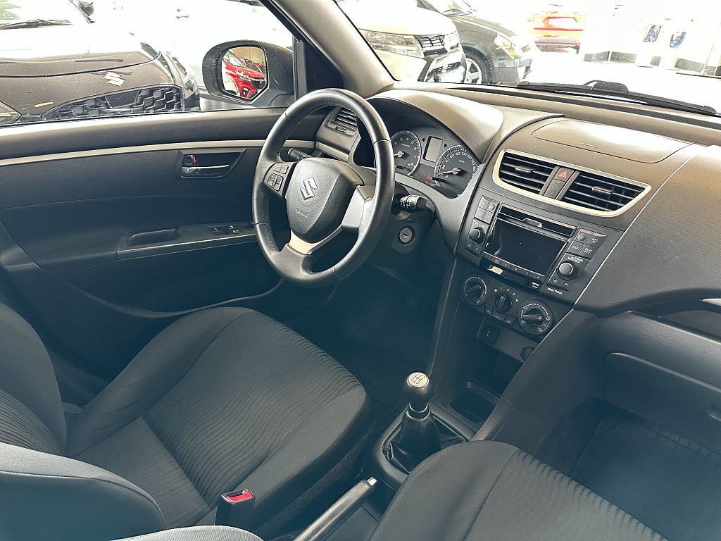 Vehicle Image 11