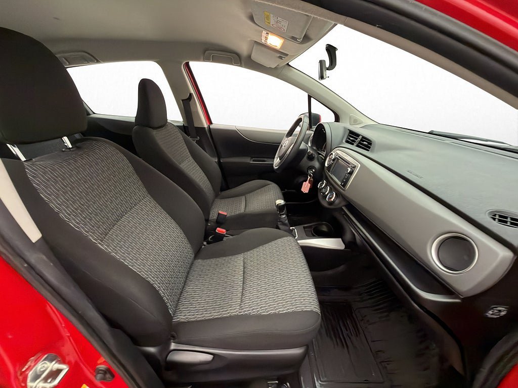 Vehicle Image 11