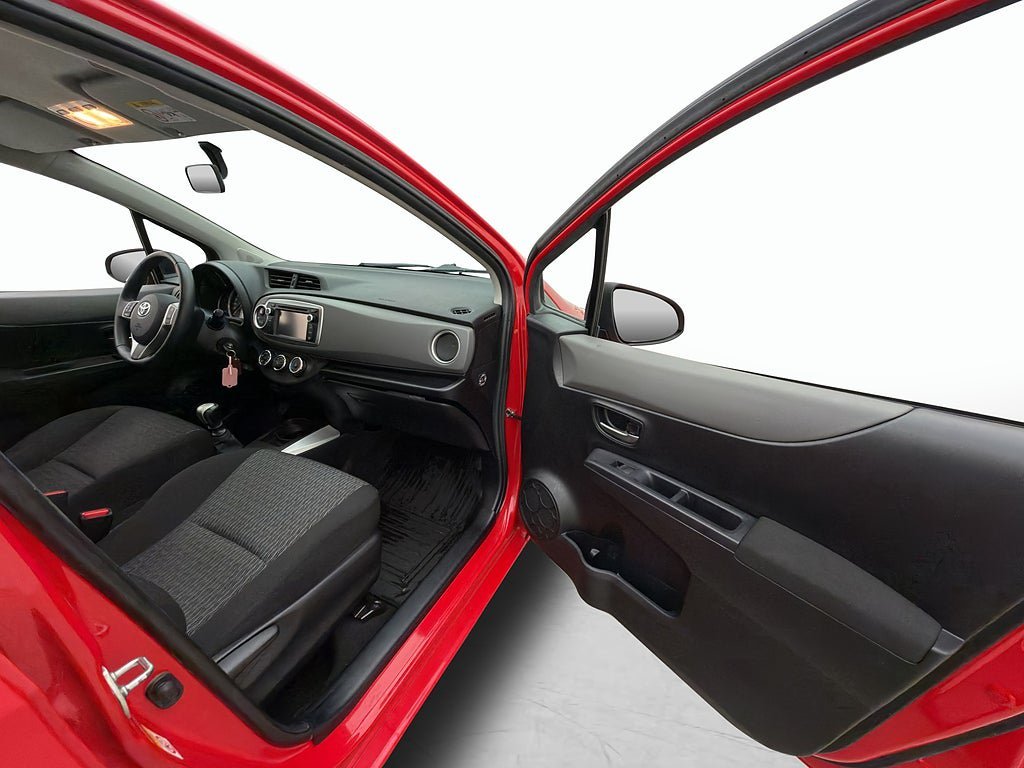 Vehicle Image 12