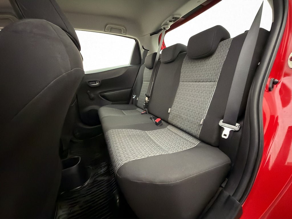 Vehicle Image 13