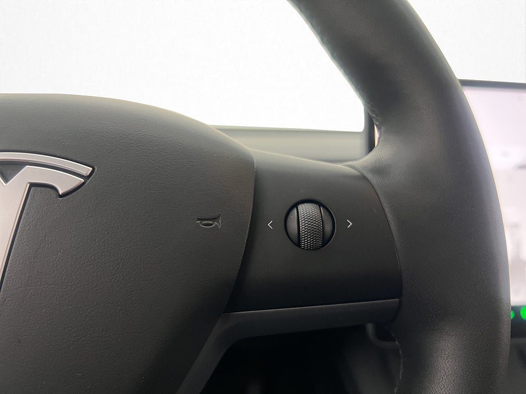 Vehicle Image 26