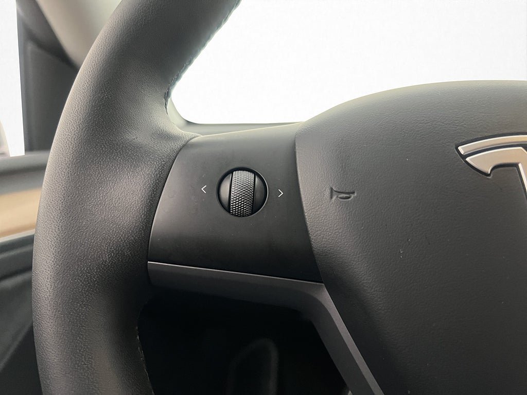 Vehicle Image 27