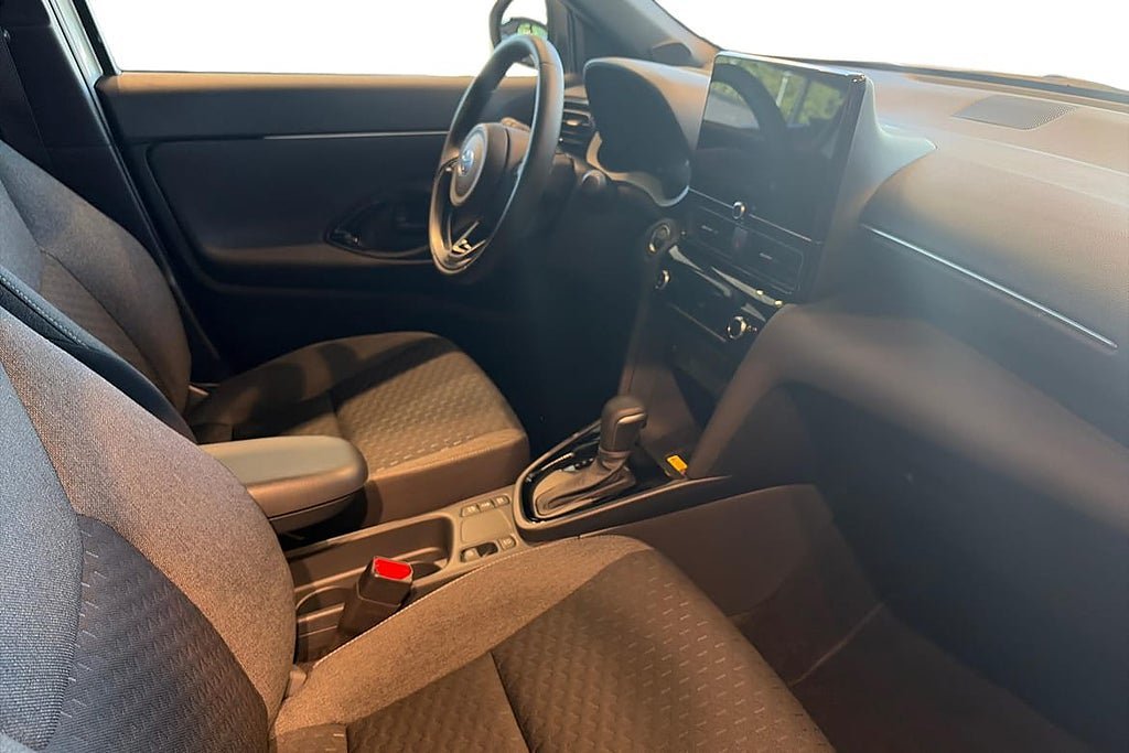 Vehicle Image 6