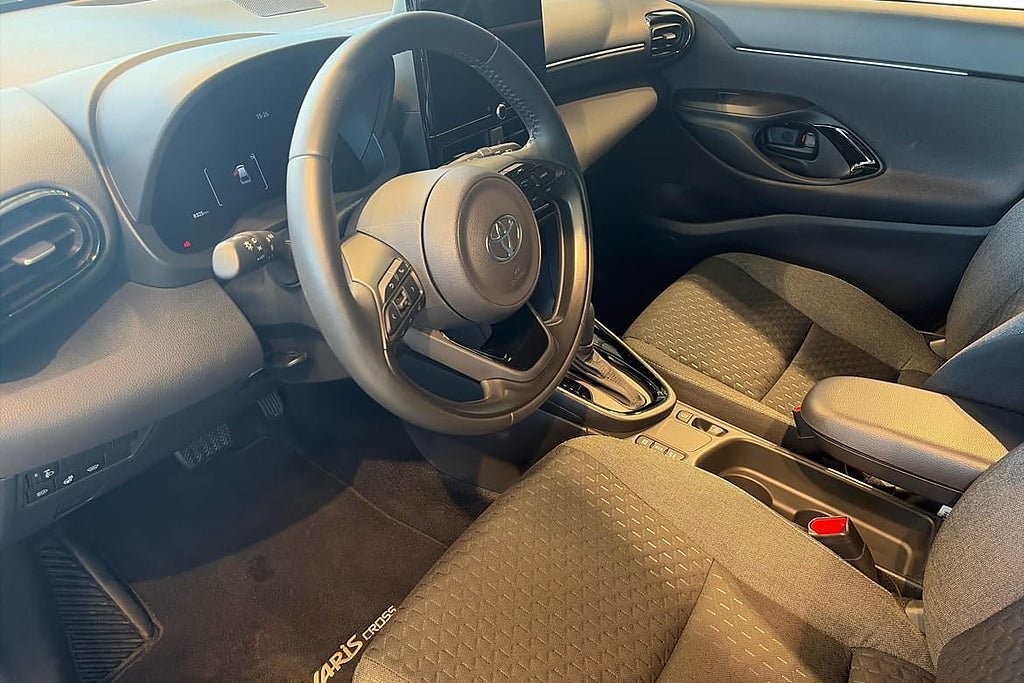 Vehicle Image 9