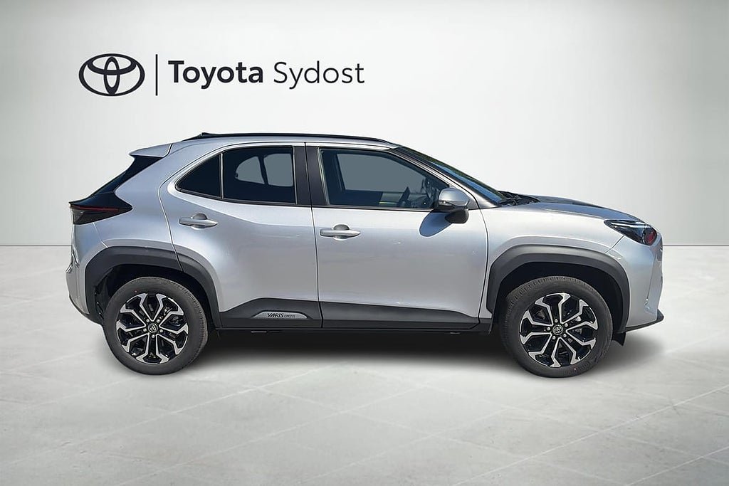 Vehicle Image 10