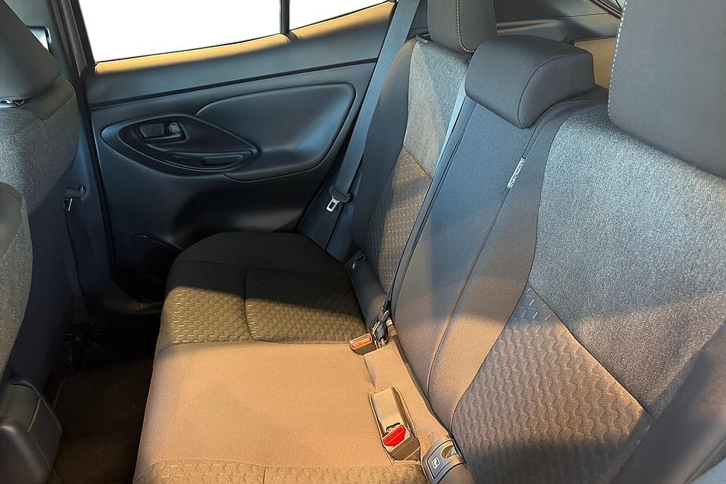 Vehicle Image 13