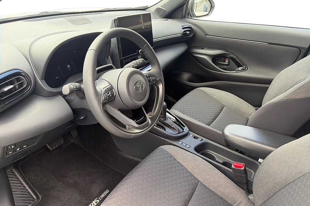 Vehicle Image 11
