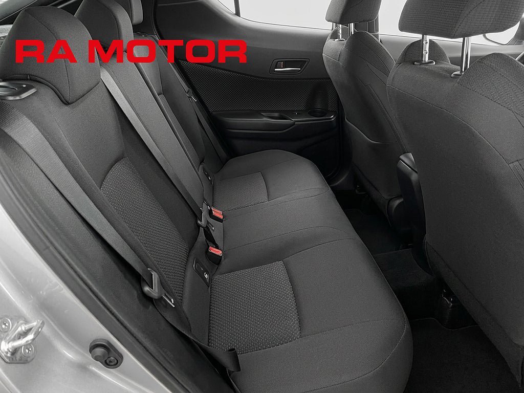 Vehicle Image 12