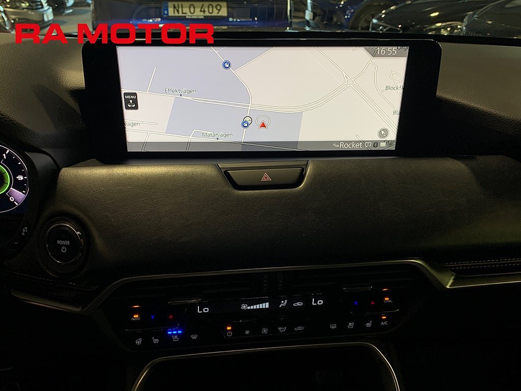 Vehicle Image 25