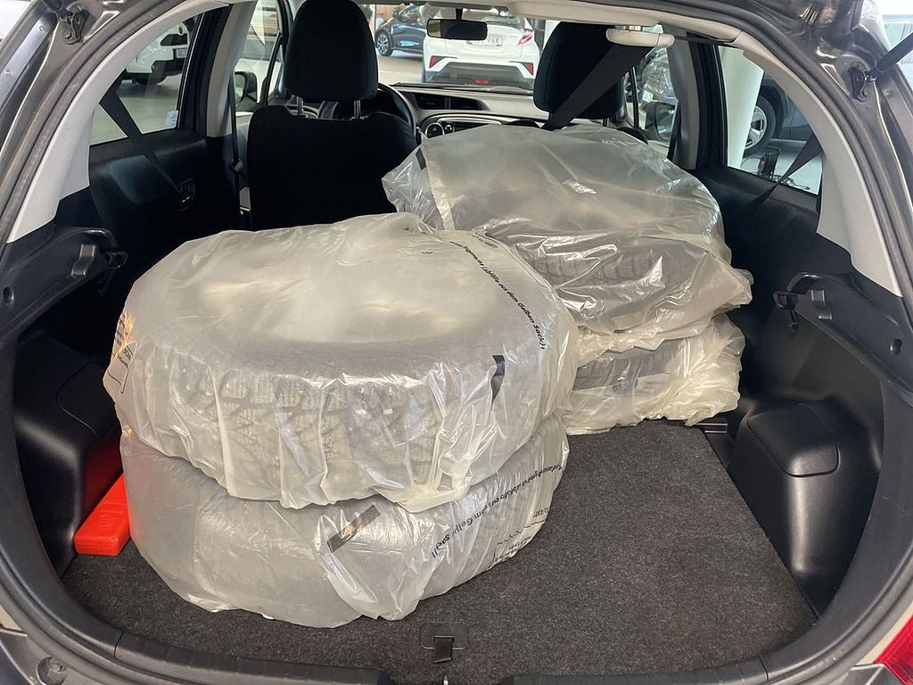 Vehicle Image 14
