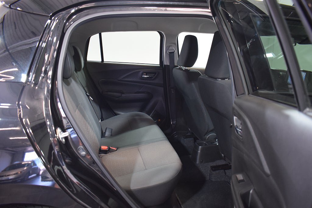 Vehicle Image 12