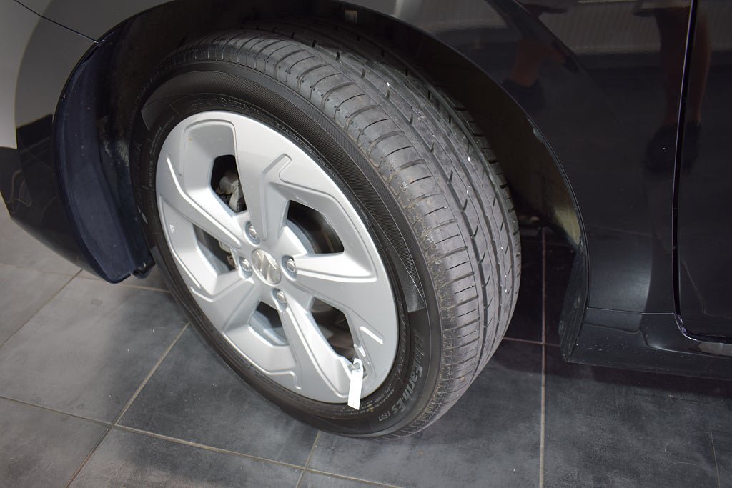 Vehicle Image 21