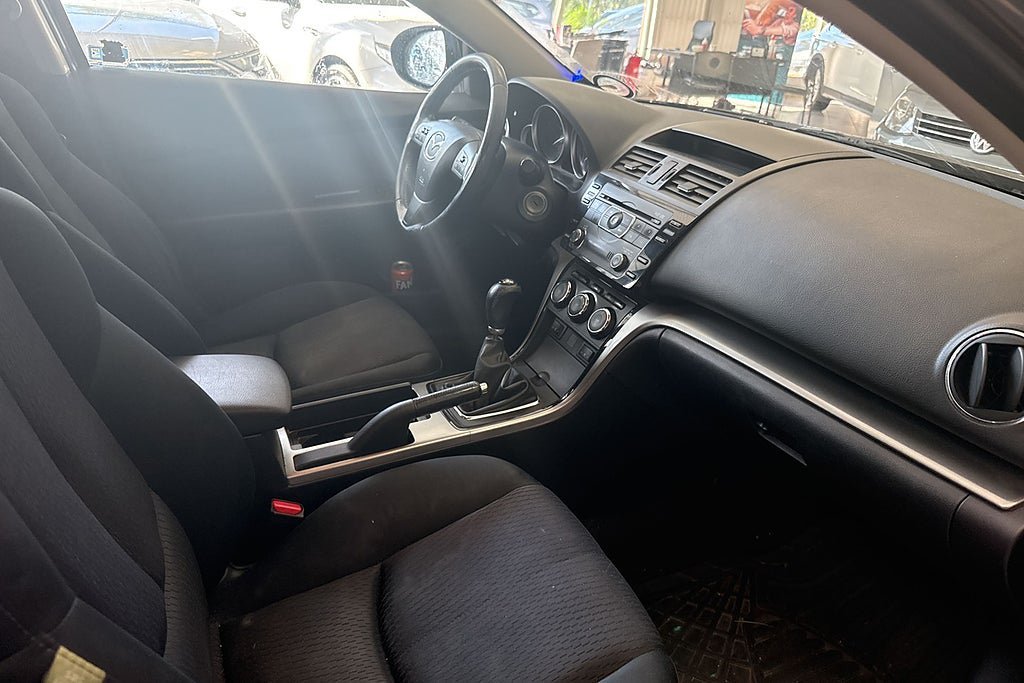 Vehicle Image 13