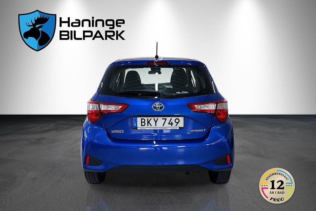 Vehicle Image 10