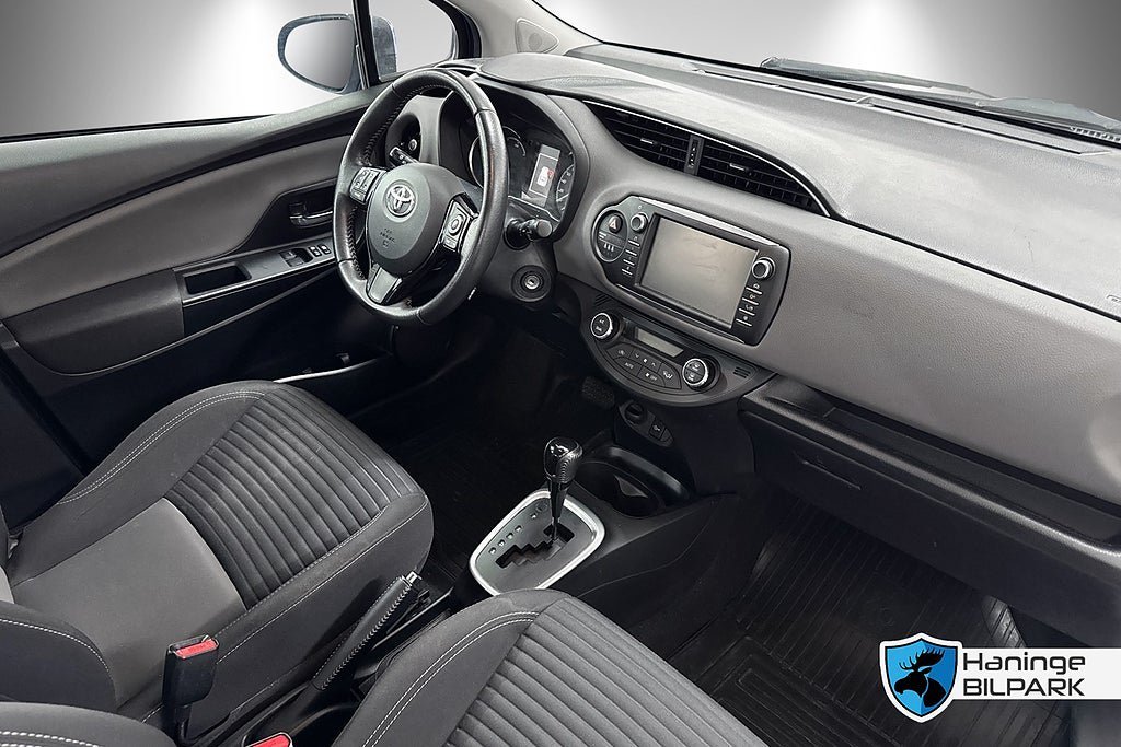 Vehicle Image 14