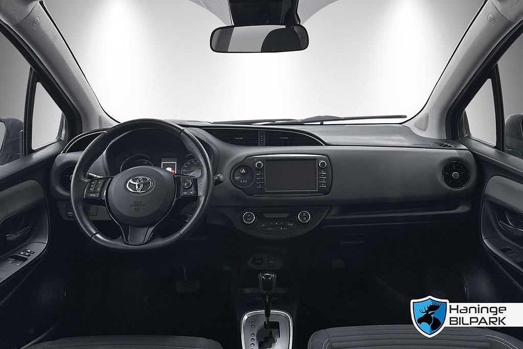 Vehicle Image 15