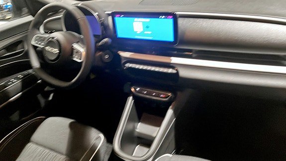 Vehicle Image 4