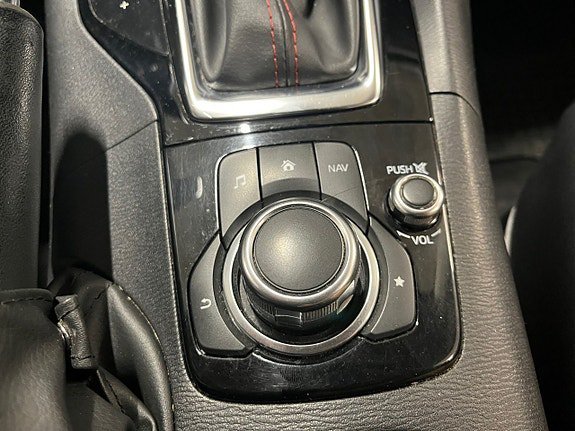 Vehicle Image 26