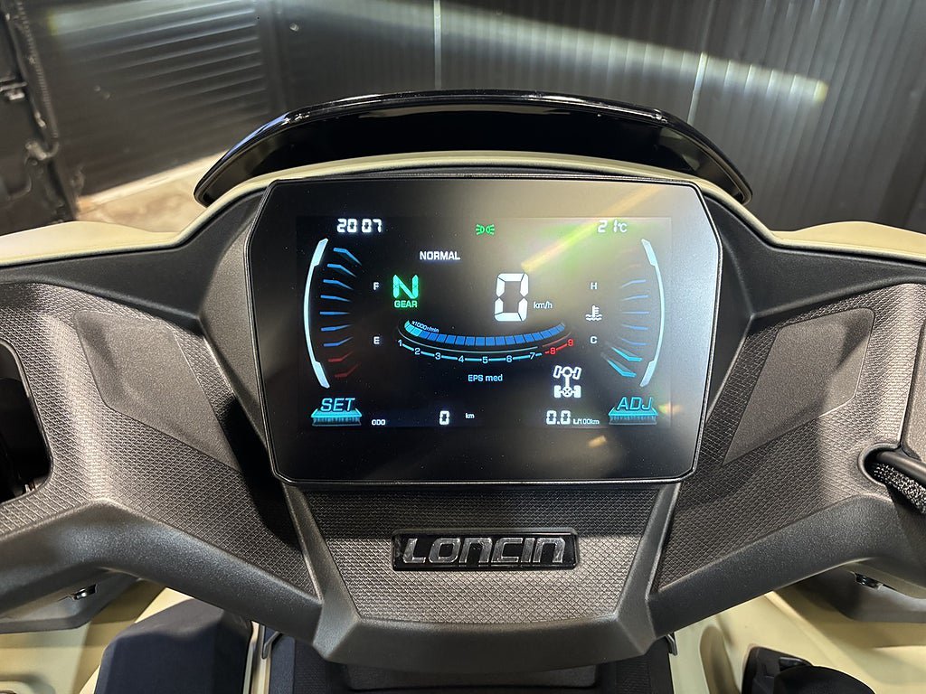 Vehicle Image 21