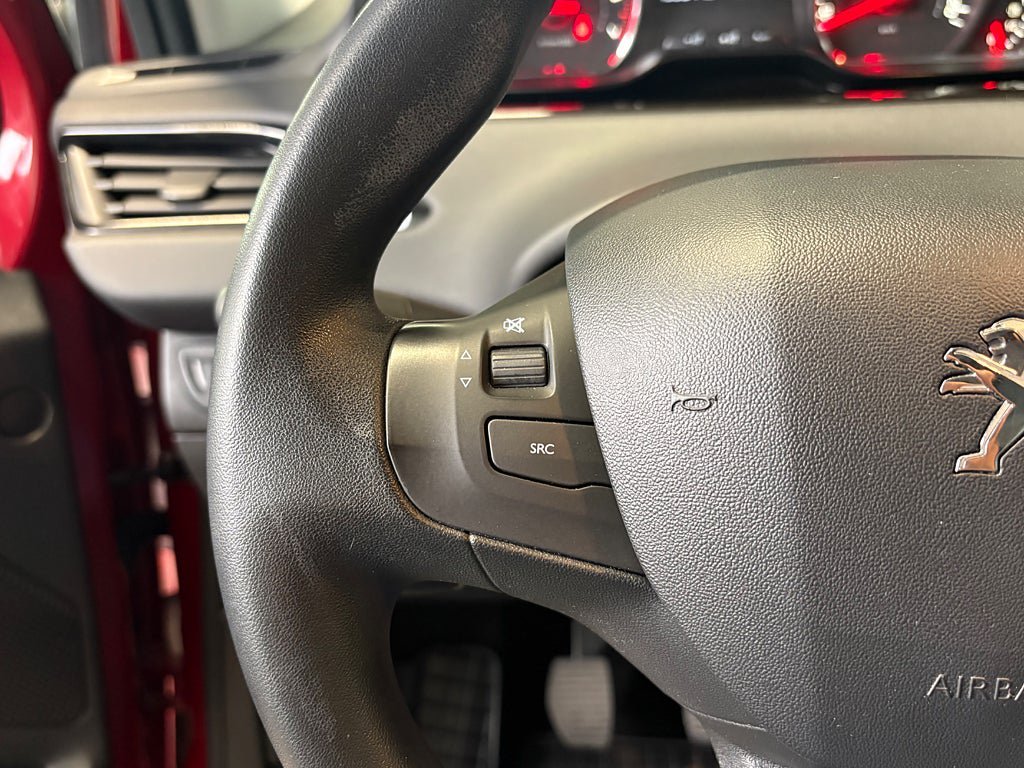Vehicle Image 17