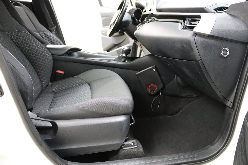 Vehicle Image 12