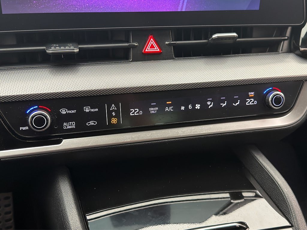 Vehicle Image 28