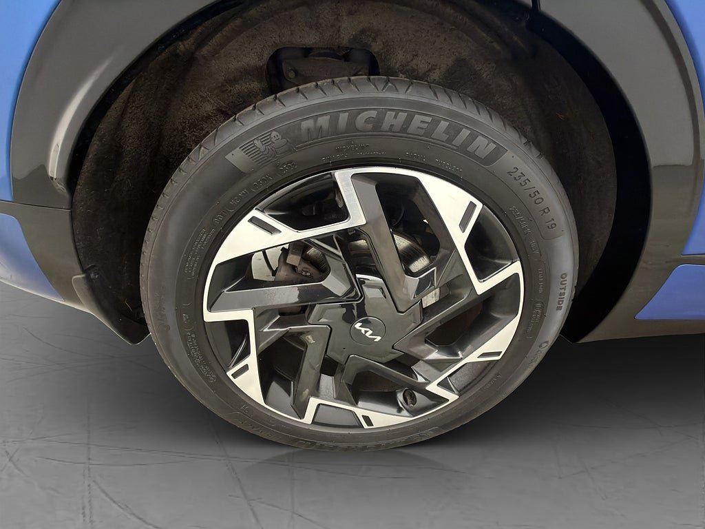 Vehicle Image 38