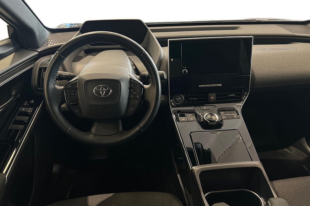 Vehicle Image 11