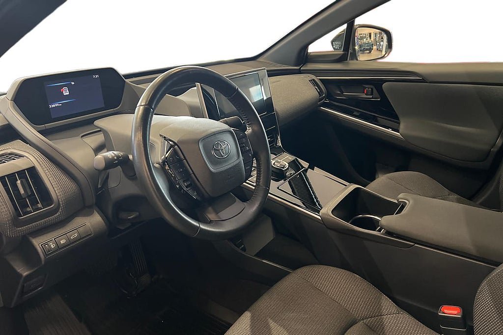 Vehicle Image 14