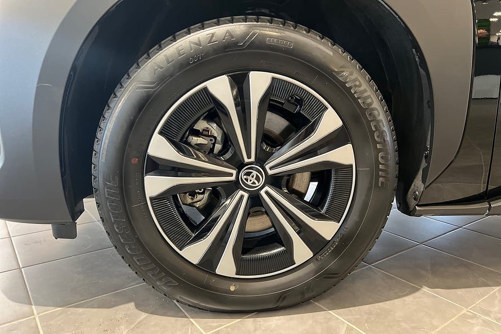 Vehicle Image 17