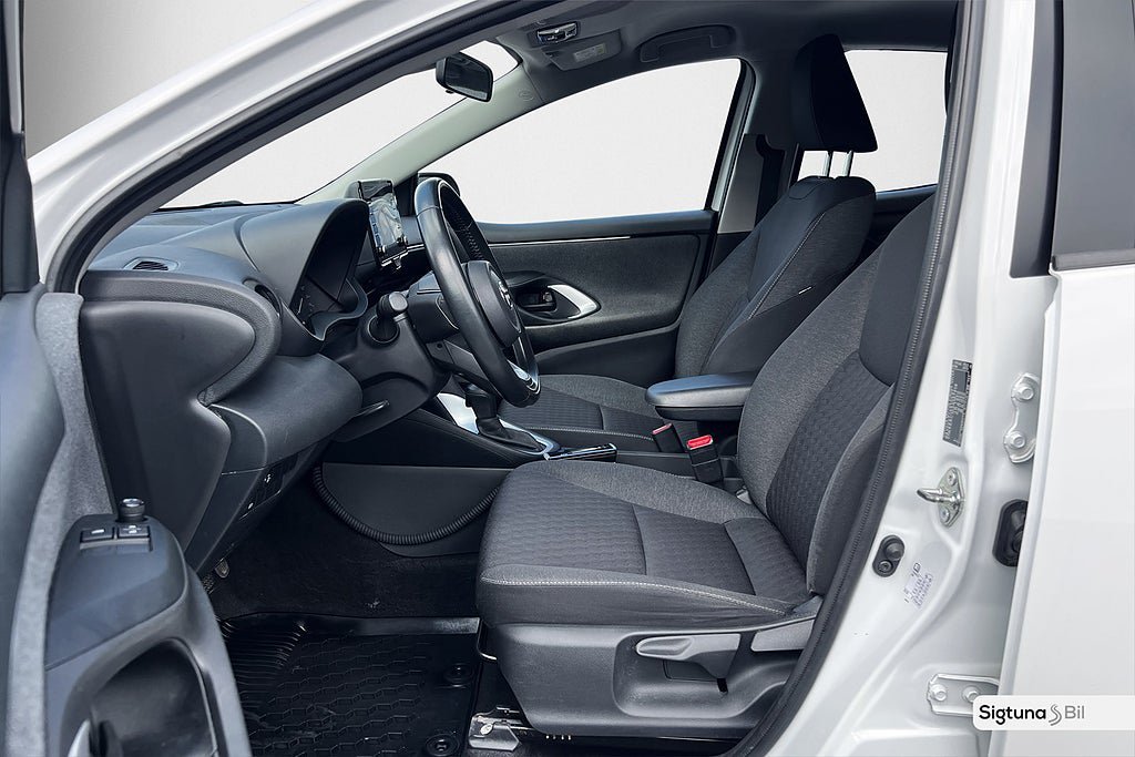Vehicle Image 9