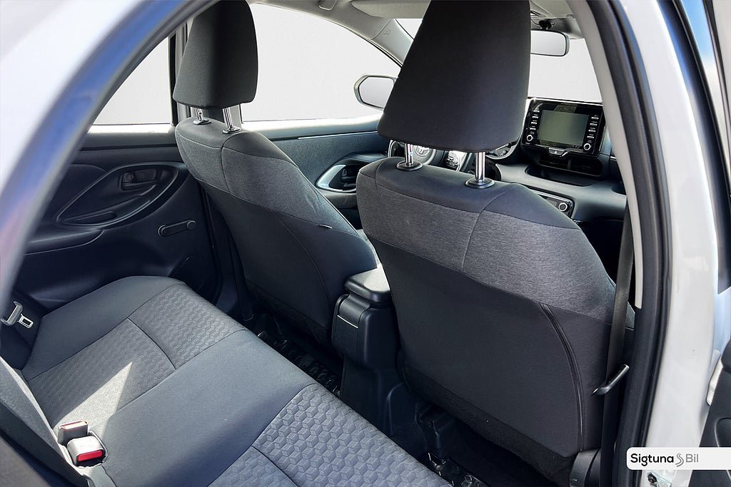 Vehicle Image 12
