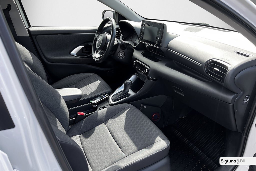 Vehicle Image 13