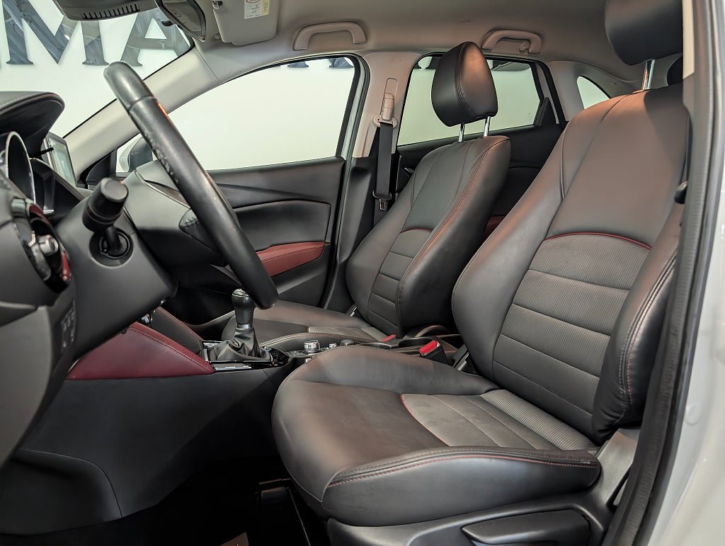Vehicle Image 8