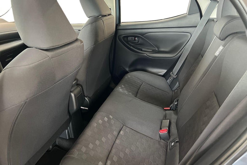 Vehicle Image 11