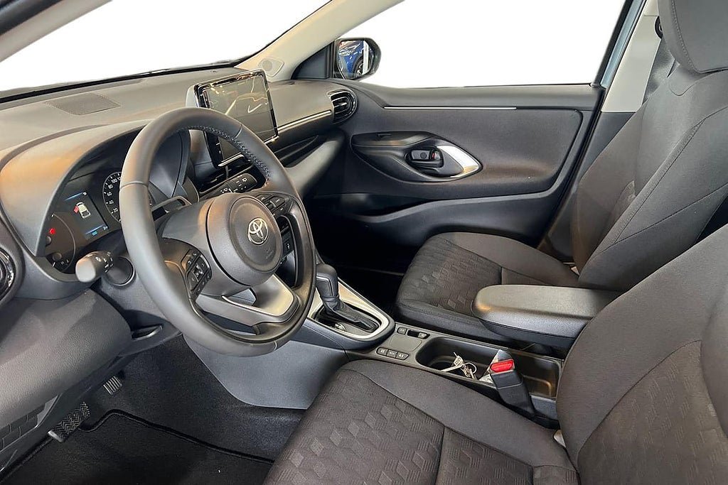 Vehicle Image 12