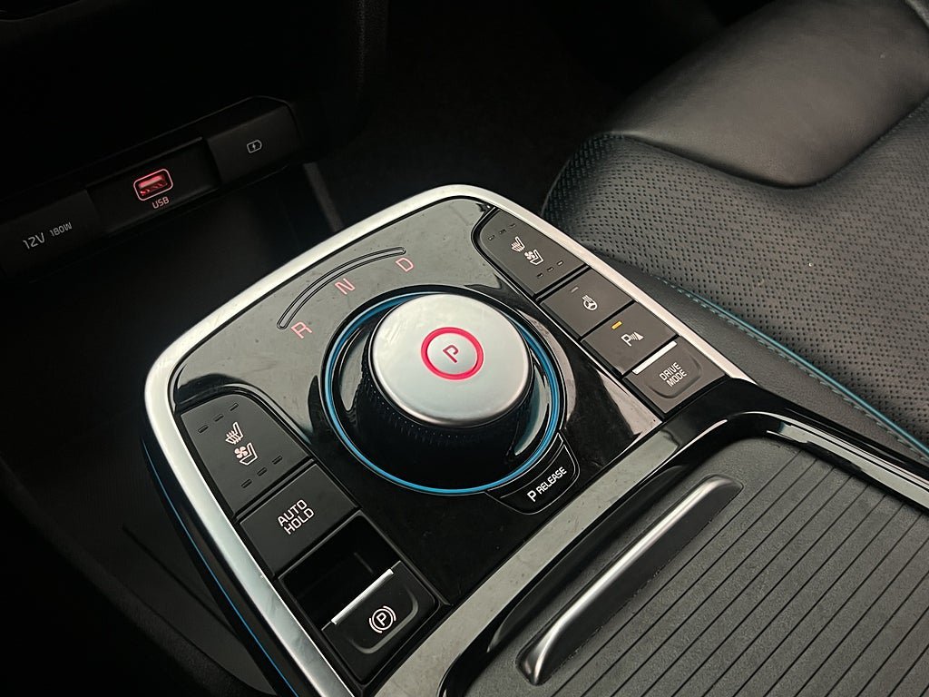 Vehicle Image 24