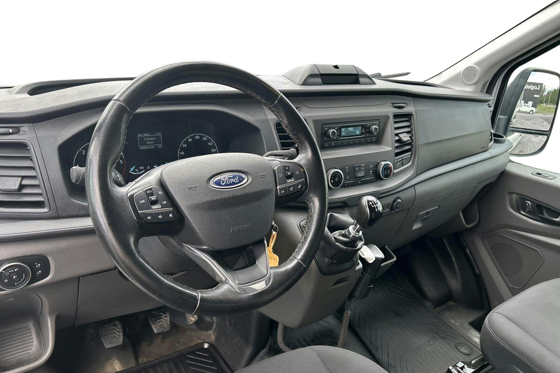 Vehicle Image 6