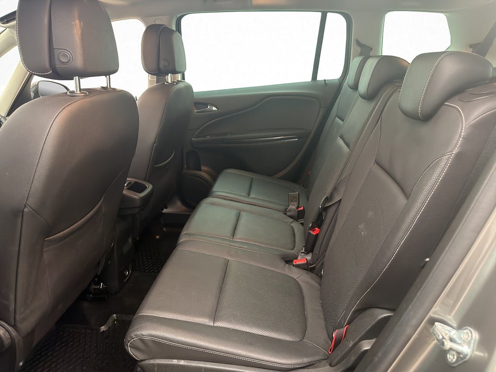 Vehicle Image 23