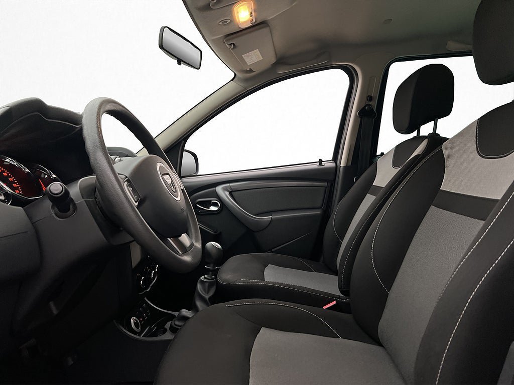 Vehicle Image 12