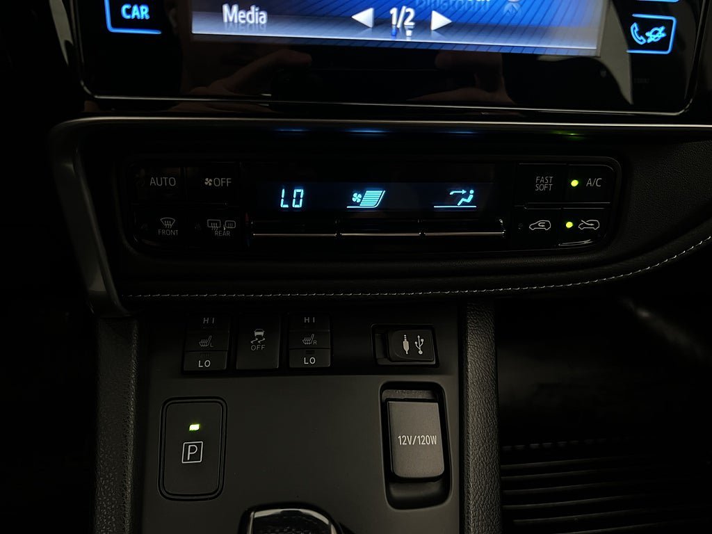 Vehicle Image 22