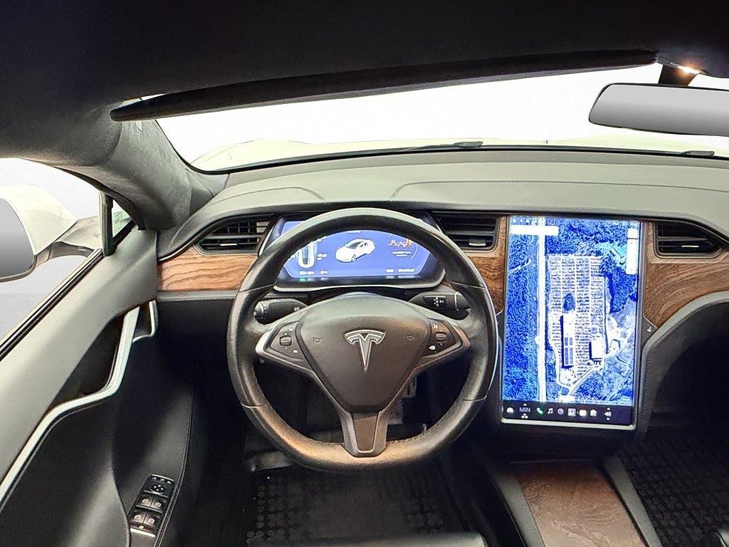 Vehicle Image 13
