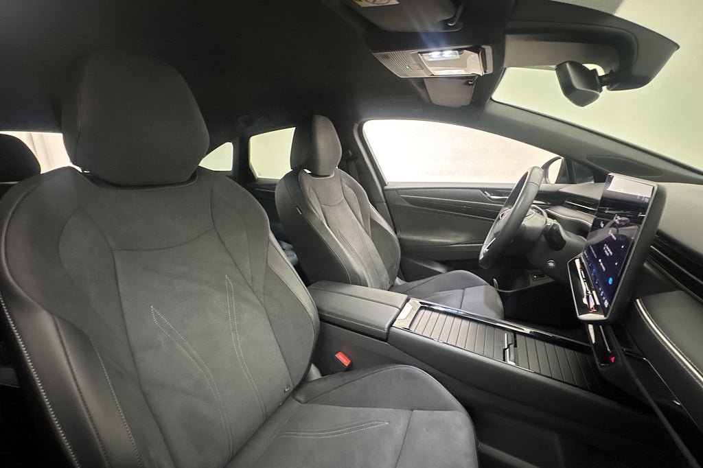 Vehicle Image 30