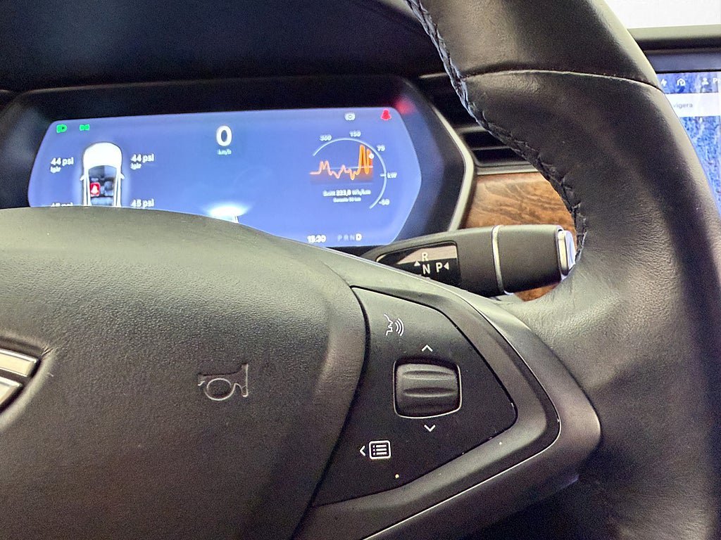 Vehicle Image 17