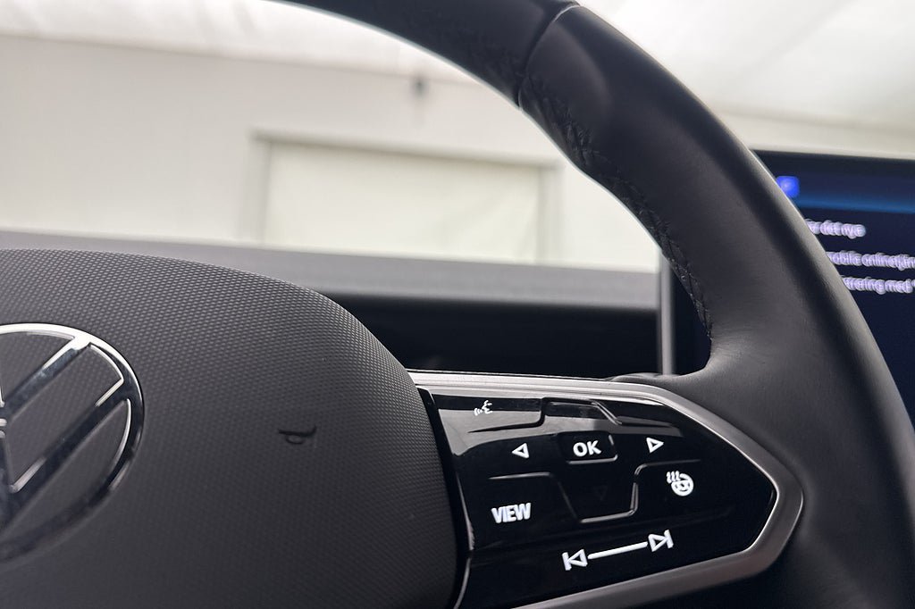 Vehicle Image 38