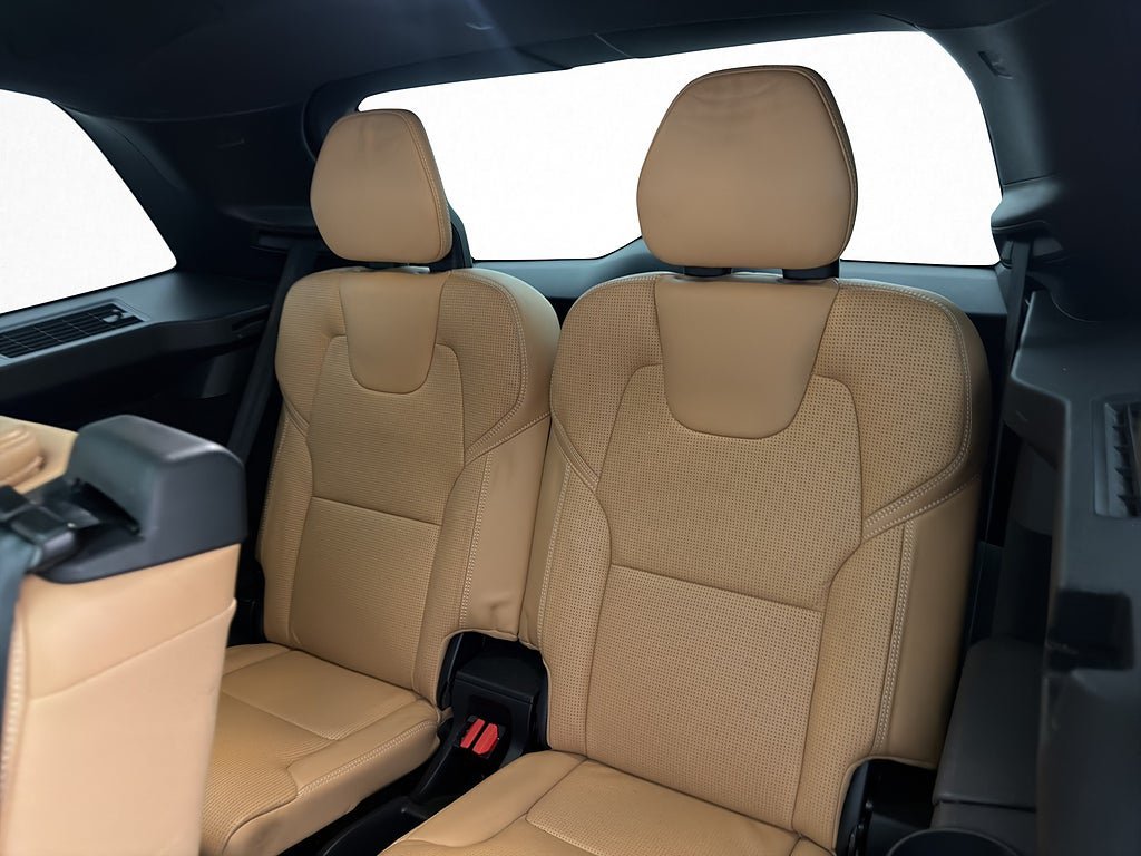 Vehicle Image 38
