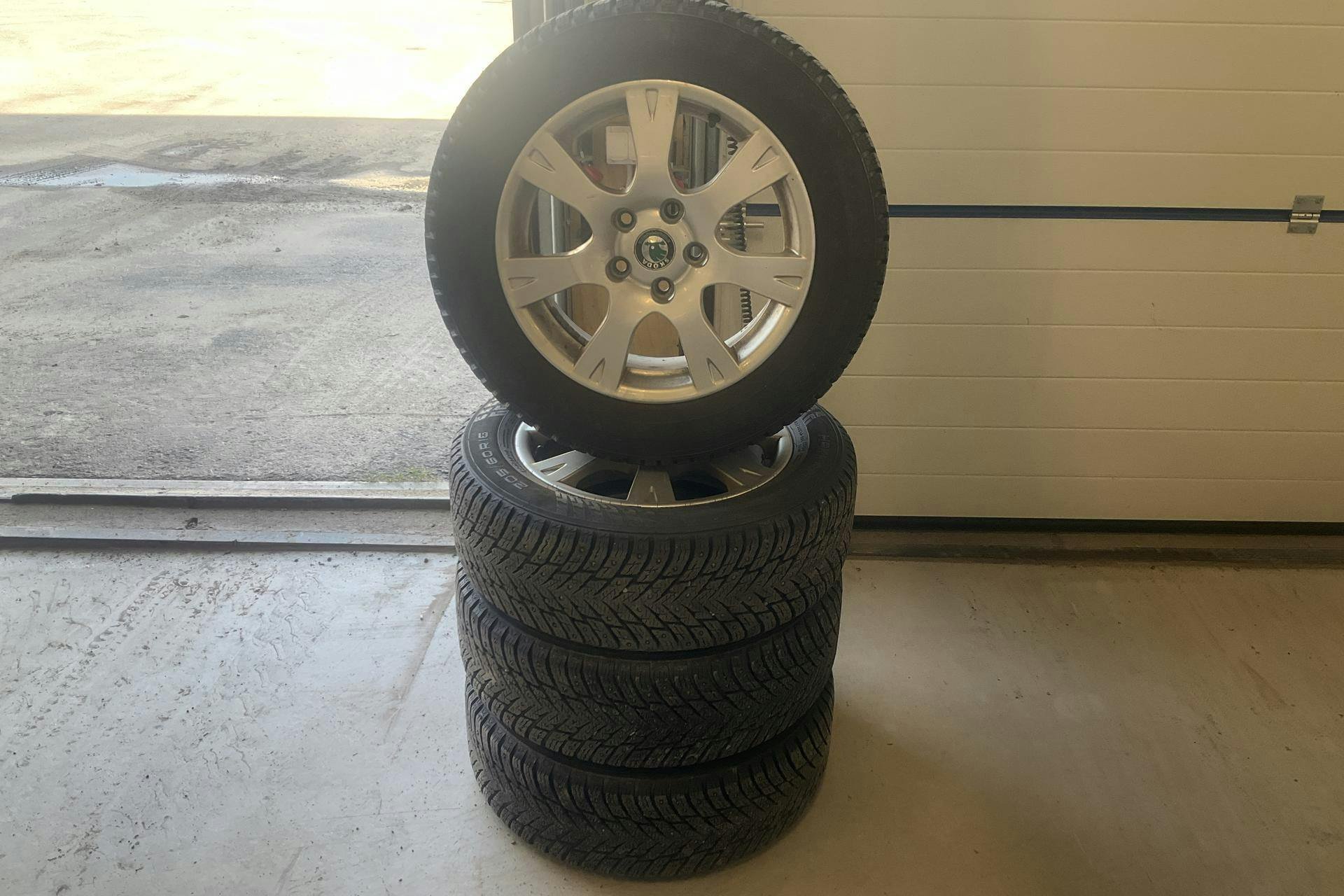 Vehicle Image 21