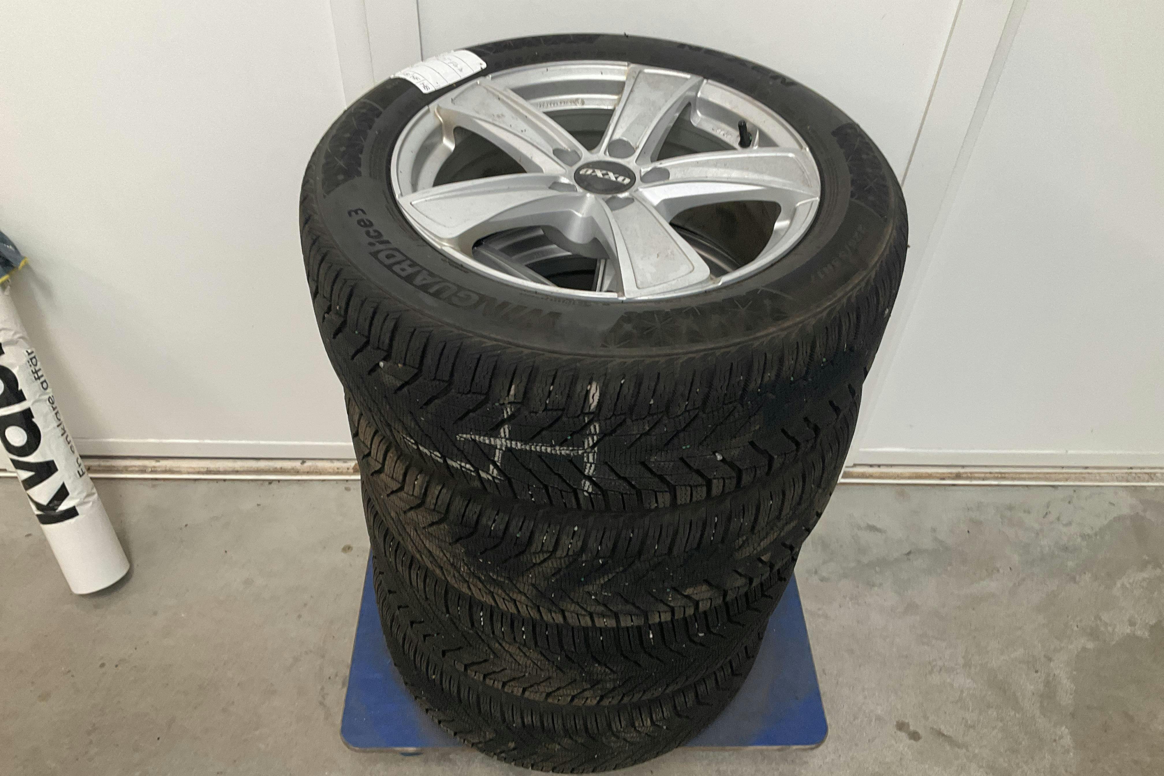Vehicle Image 12