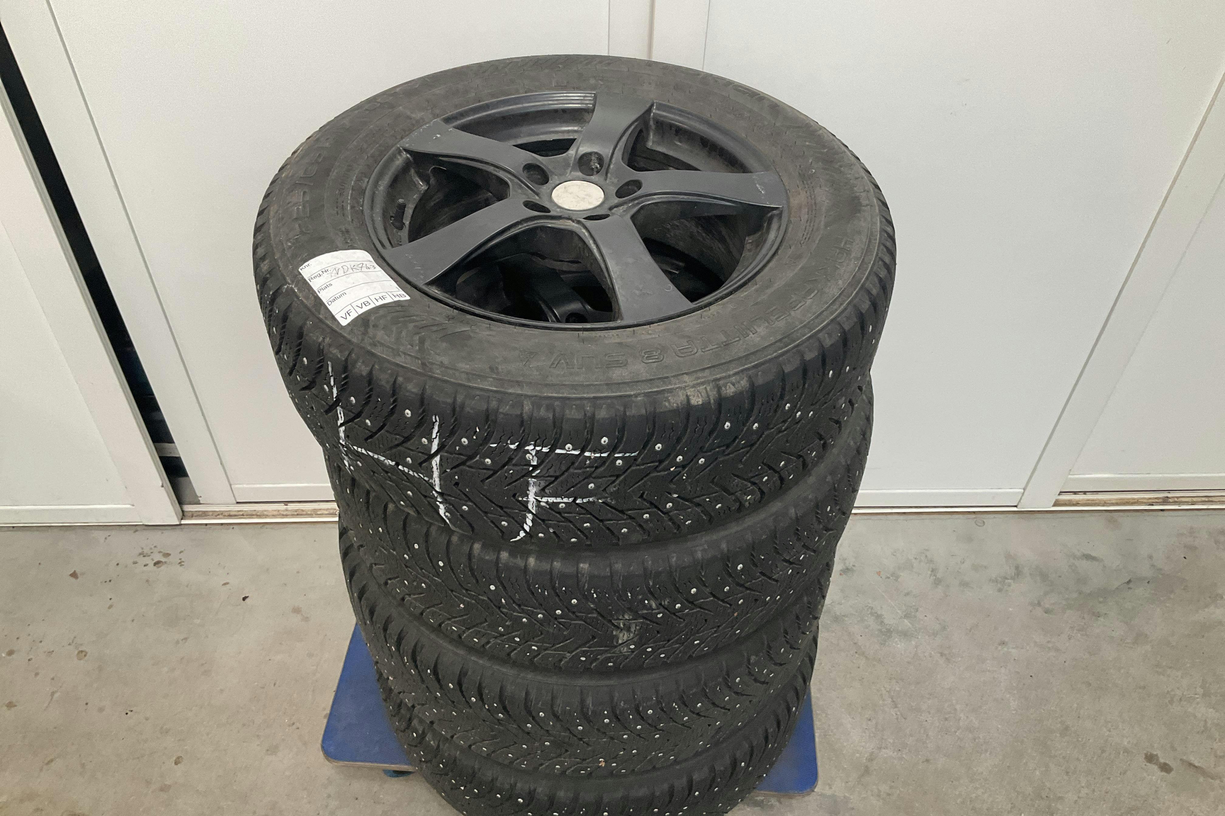Vehicle Image 13